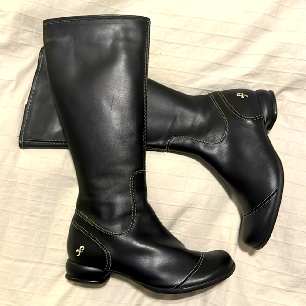 John Fluevog fellowship Bev 12